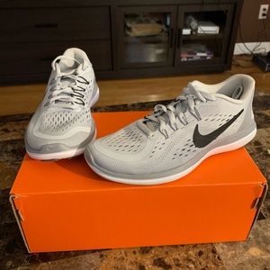 Nike Free Run 2017 Womens Running Shoe Size 6